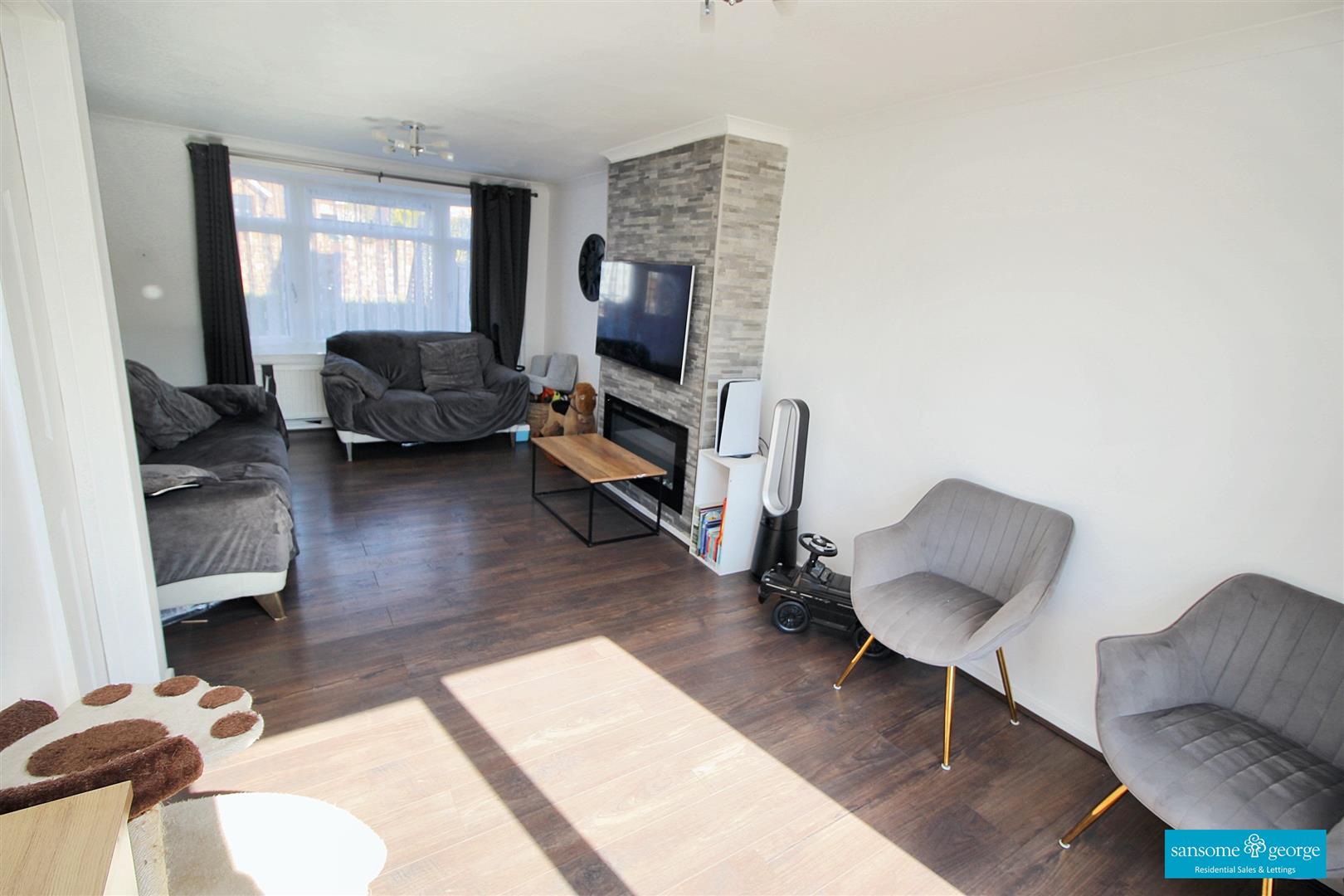 3 bed property in Tern Close, Tilehurst